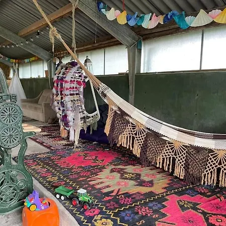 Дом отдыха Groepsaccommodatie Op Natuurboerderij Huize Blokland Hem